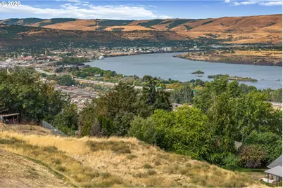 2837 E 9th St, The Dalles, OR 97058 - Photo 5