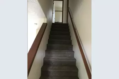 2013 NW Bella Vista Dr, Gresham, OR 97030 - Photo 11