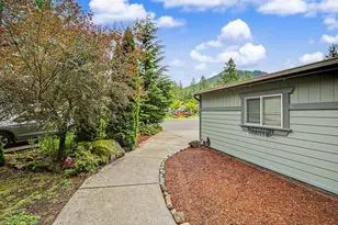 24683 E Cedar Hill Pl, Welches, OR 97067 - Photo 5