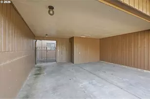 2281 Ridgeway Dr, Eugene, OR 97401 - Photo 3