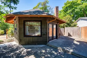 9647 SW Capitol Hwy, Portland, OR 97219 - Photo 3