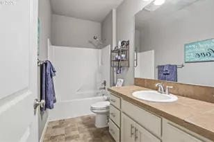 9718 NE 106th St, Vancouver, WA 98662 - Photo 17