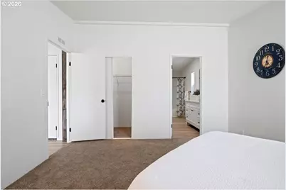 365 SW 7th Ave, Mill City, OR 97360 - Photo 17