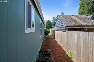 365 SW 7th Ave, Mill City, OR 97360 - Photo 33