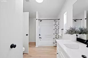 365 SW 7th Ave, Mill City, OR 97360 - Photo 19