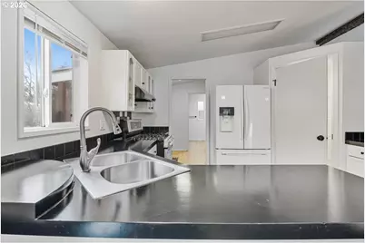 365 SW 7th Ave, Mill City, OR 97360 - Photo 9