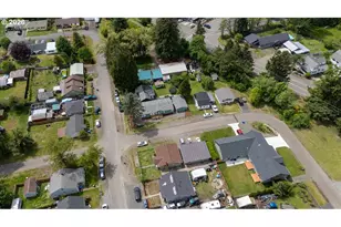 365 SW 7th Ave, Mill City, OR 97360 - Photo 39