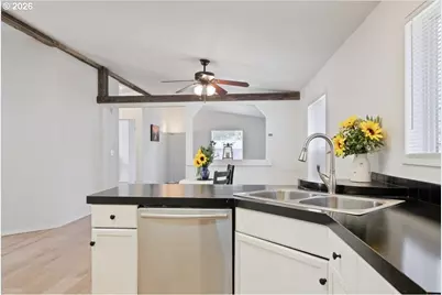 365 SW 7th Ave, Mill City, OR 97360 - Photo 13