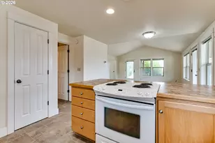 1620 Samuel Dr, Cottage Grove, OR 97424 - Photo 15