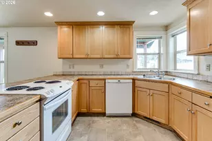 1620 Samuel Dr, Cottage Grove, OR 97424 - Photo 13