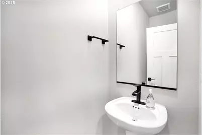 8799 N Hollingsworth St, Camas, WA 98607 - Photo 7