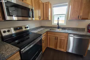 1638 S St, Springfield, OR 97477 - Photo 13