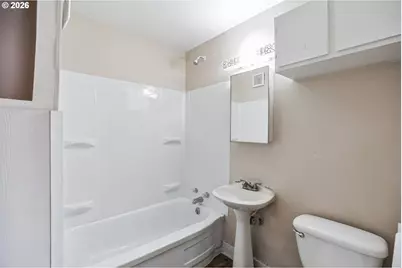 2214 5th St, Tillamook, OR 97141 - Photo 11