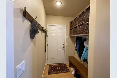 1584 NW Avery St, Roseburg, OR 97471 - Photo 17