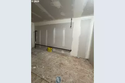 1584 NW Avery St, Roseburg, OR 97471 - Photo 15