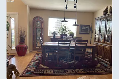 1584 NW Avery St, Roseburg, OR 97471 - Photo 7