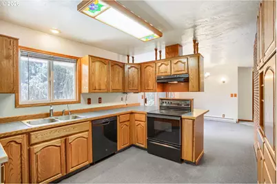 28250 SW Farmington Rd, Hillsboro, OR 97123 - Photo 9