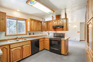 28250 SW Farmington Rd, Hillsboro, OR 97123 - Photo 9