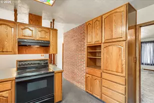 28250 SW Farmington Rd, Hillsboro, OR 97123 - Photo 11