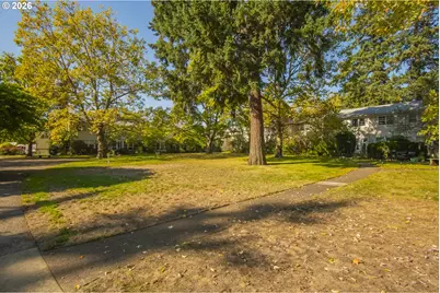 6810 NE Hancock St, Portland, OR 97213 - Photo 31