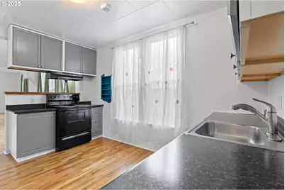 1321 SE Mill St, Roseburg, OR 97470 - Photo 7