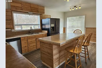 80199 Emigrant St, Wamic, OR 97063 - Photo 5