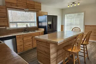 80199 Emigrant St, Wamic, OR 97063 - Photo 5