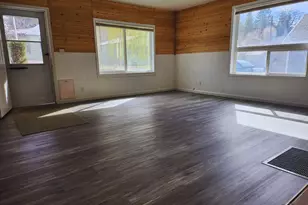 80199 Emigrant St, Wamic, OR 97063 - Photo 3