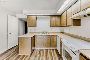 650 SW Meadow Dr, Beaverton, OR 97006 - Photo 13