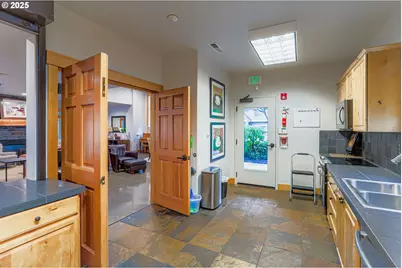 17083 SW Berkeley Ln, Beaverton, OR 97003 - Photo 33