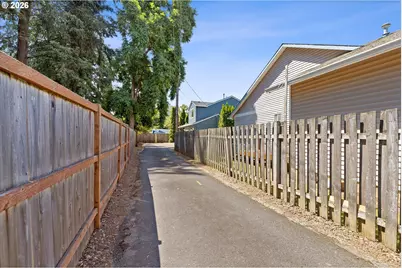 13034 SE Sherman St, Portland, OR 97233 - Photo 37
