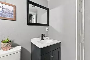 2055 N Wygant St, Portland, OR 97217 - Photo 33