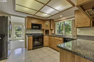 5751 NE Haystack St, Hillsboro, OR 97124 - Photo 9
