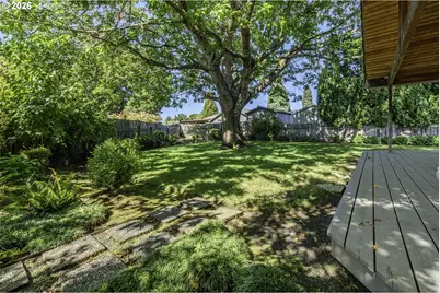 5751 NE Haystack St, Hillsboro, OR 97124 - Photo 33