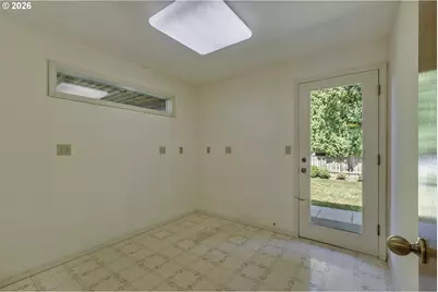 5751 NE Haystack St, Hillsboro, OR 97124 - Photo 17