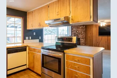 2563 York St, Eugene, OR 97404 - Photo 7