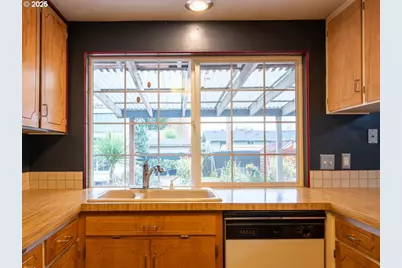 2563 York St, Eugene, OR 97404 - Photo 11