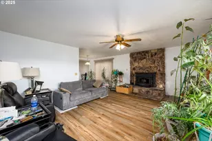 125 Susan St, Myrtle Creek, OR 97457 - Photo 3