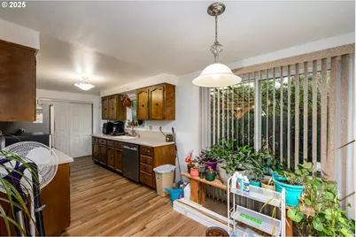 125 Susan St, Myrtle Creek, OR 97457 - Photo 5