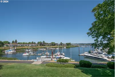 513 N Tomahawk Island Dr, Portland, OR 97217 - Photo 3