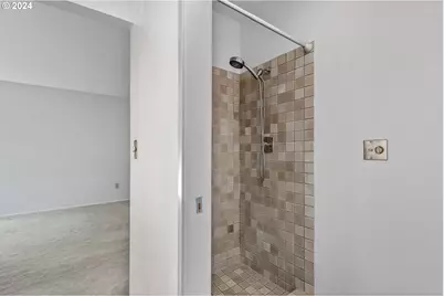 513 N Tomahawk Island Dr, Portland, OR 97217 - Photo 23