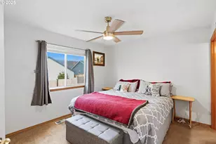 821 E Henry Rd, Newberg, OR 97132 - Photo 13