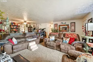 2562 Dover Dr, Eugene, OR 97404 - Photo 7