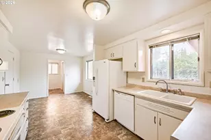 2562 Dover Dr, Eugene, OR 97404 - Photo 13