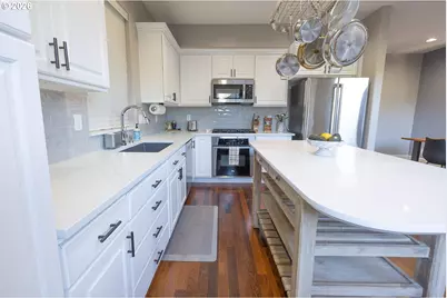17323 SW Montague Way, Portland, OR 97224 - Photo 9