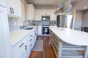17323 SW Montague Way, Portland, OR 97224 - Photo 9