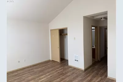 8728 SE Division St, Portland, OR 97266 - Photo 21