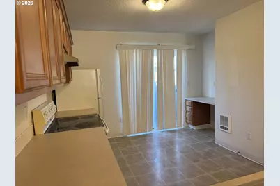 8728 SE Division St, Portland, OR 97266 - Photo 9