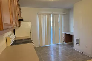 8728 SE Division St, Portland, OR 97266 - Photo 9