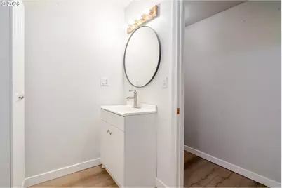 410 SW Broadway St, Mill City, OR 97360 - Photo 23